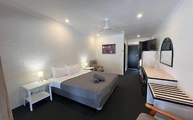 Abajaz Motor Inn - King Beds - Central